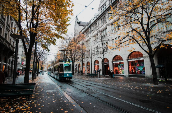 欧洲精华4国9日游 英国各地出发 法国浪漫巴黎 瑞士胜地琉森 意大利水城威尼斯 万城之城罗马 蔚蓝海岸尼斯单人免单房差